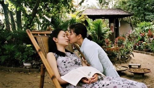 同性女明星接吻_女明星女同角色_全智贤李冰冰女同电影