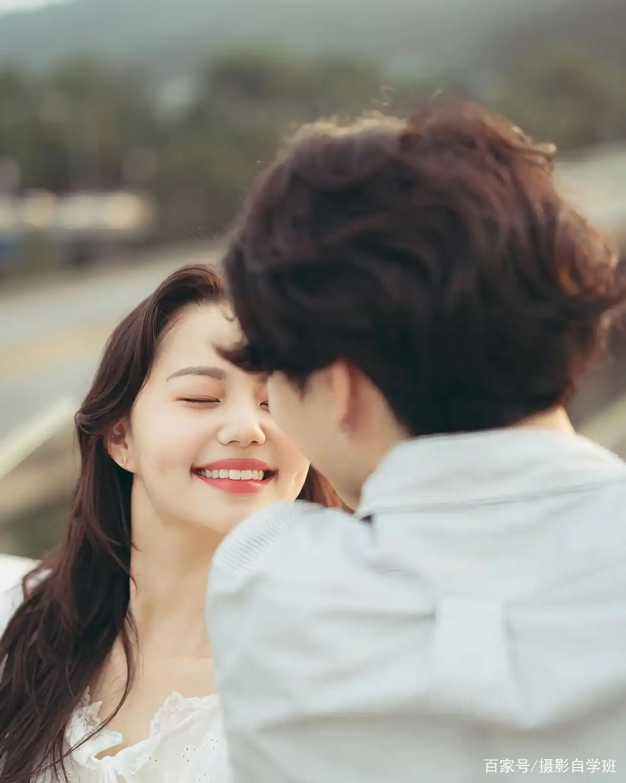情侣摆姿势技巧_夫妻拍照姿势教程_100种姿势摆拍双人